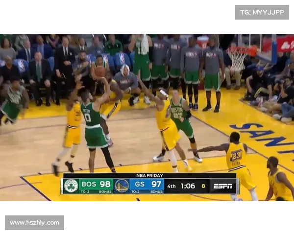 提升中场球员战术理解与场上指挥能力的有效方法分析